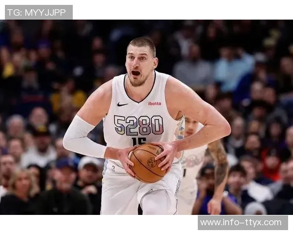 恩比德半场表现平平12投4中仅得13分9篮板2盖帽球队进攻效率堪忧