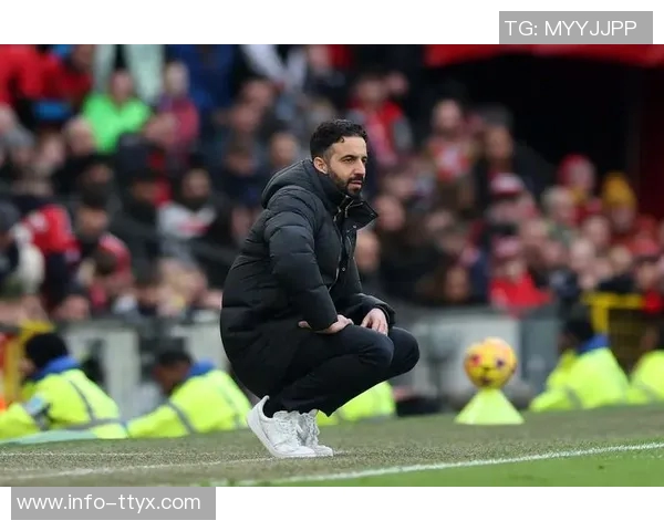 费迪南德批评阿莫林战术调整如同轮盘赌难以持久 费迪南德批评阿莫林战术调整如同轮盘赌难以持久